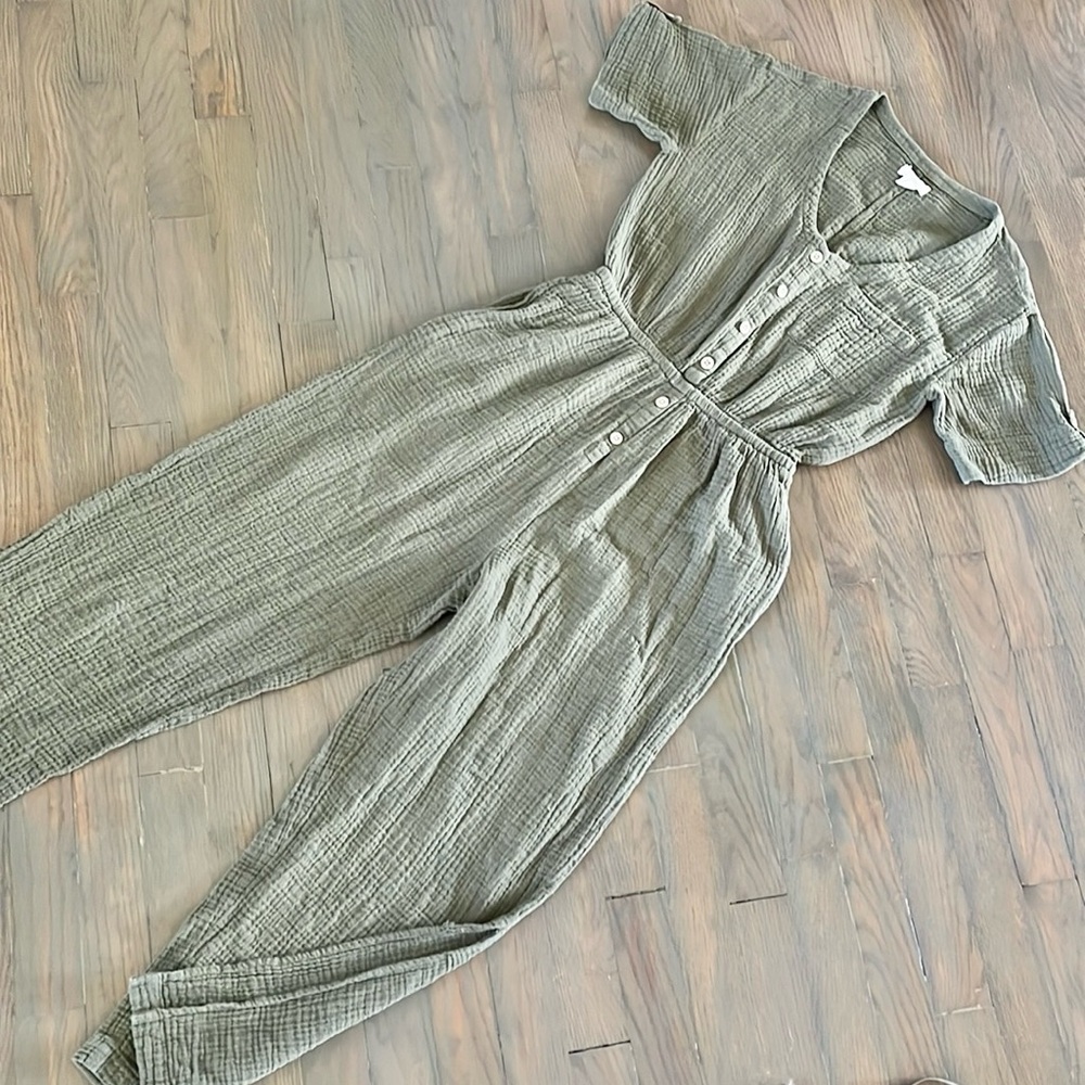 UpWest Olive Green Jumpsuit Romper Short Sleeved Size Small